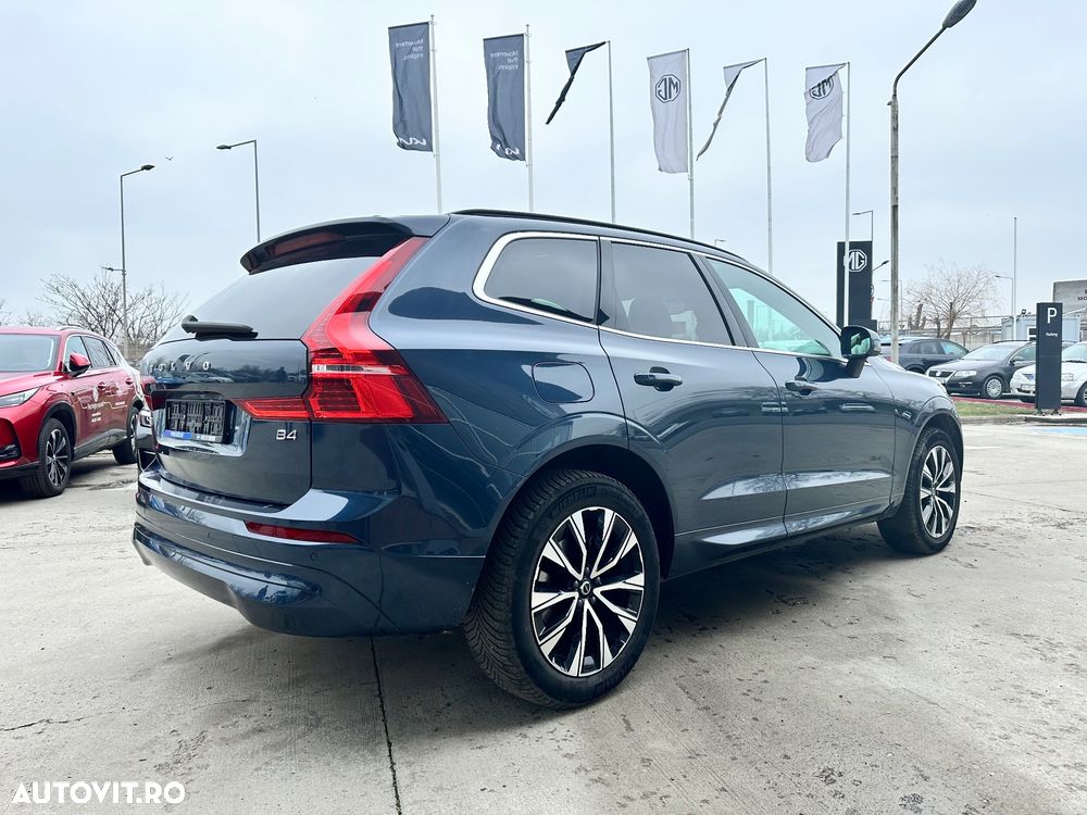 Volvo XC 60 B4 MHEV AT8 FWD Momentum Pro - 7