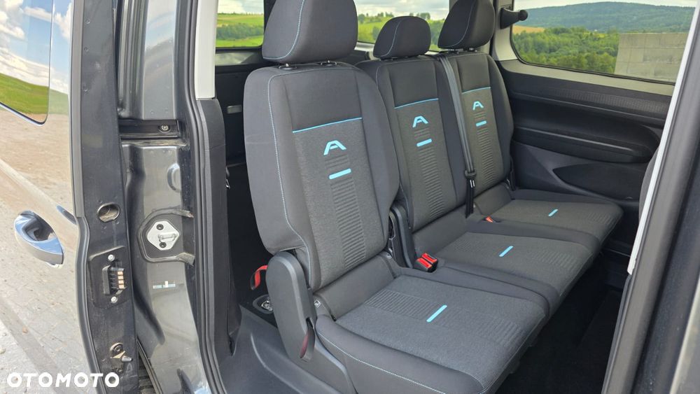 Ford Tourneo Connect - 13