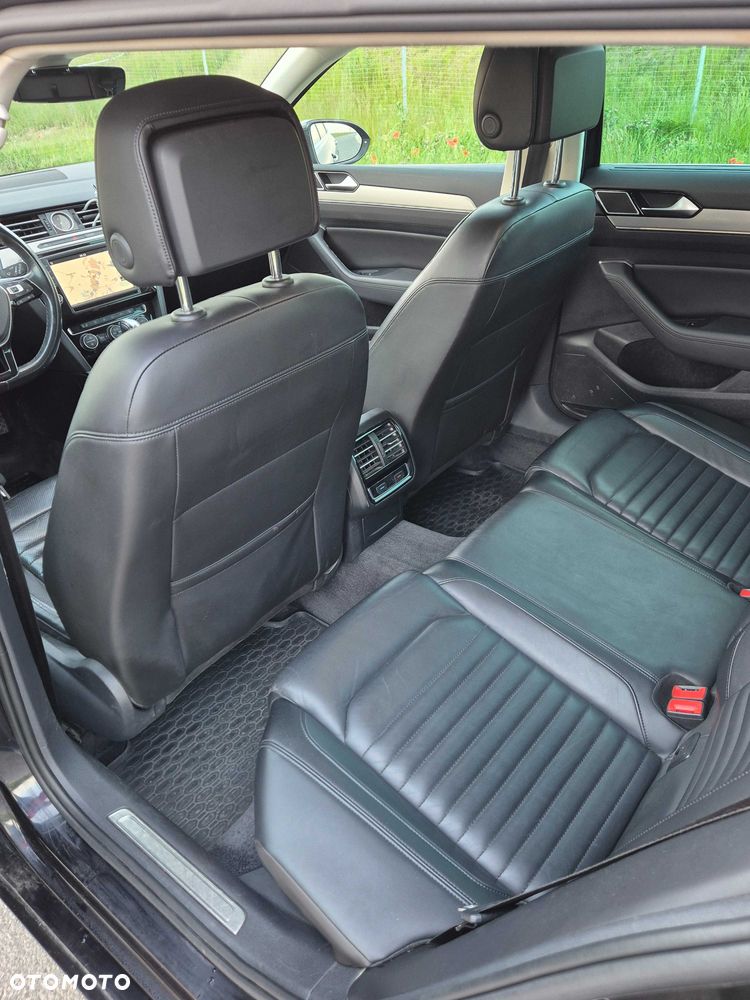 Volkswagen Passat - 8
