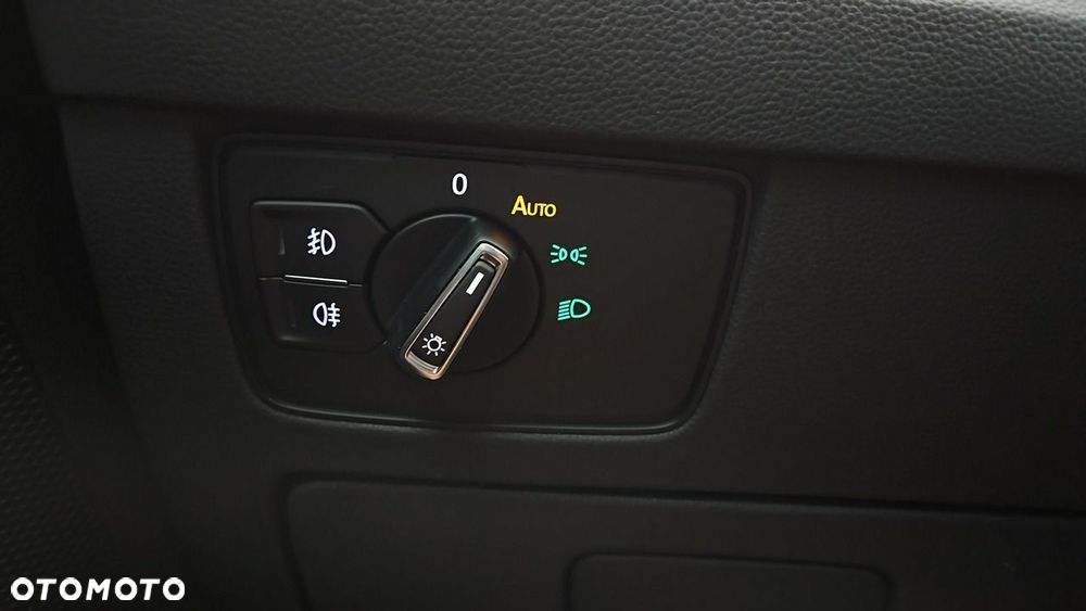 Volkswagen Passat Variant 2.0 TDI Elegance DSG - 18