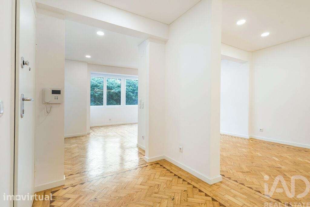 Apartamento T3 em Almada, Cova da Piedade, Pragal e Cacilhas de 125 m2 - Grande imagem: 2/22