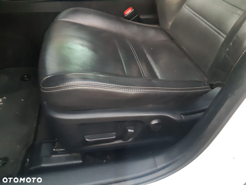 Lexus IS 300h Prestige EU6 - 13