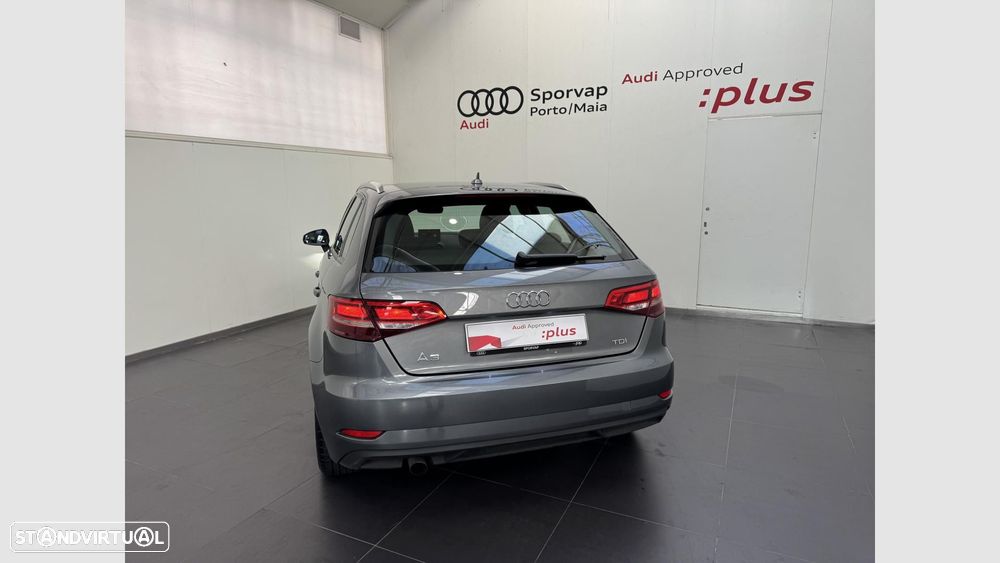 Audi A3 Sportback 1.6 TDI Design - 4