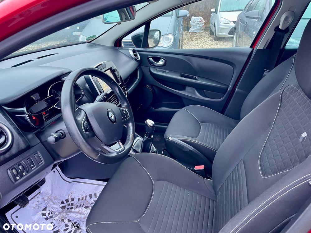 Renault Clio 1.2 16V 75 Luxe - 23