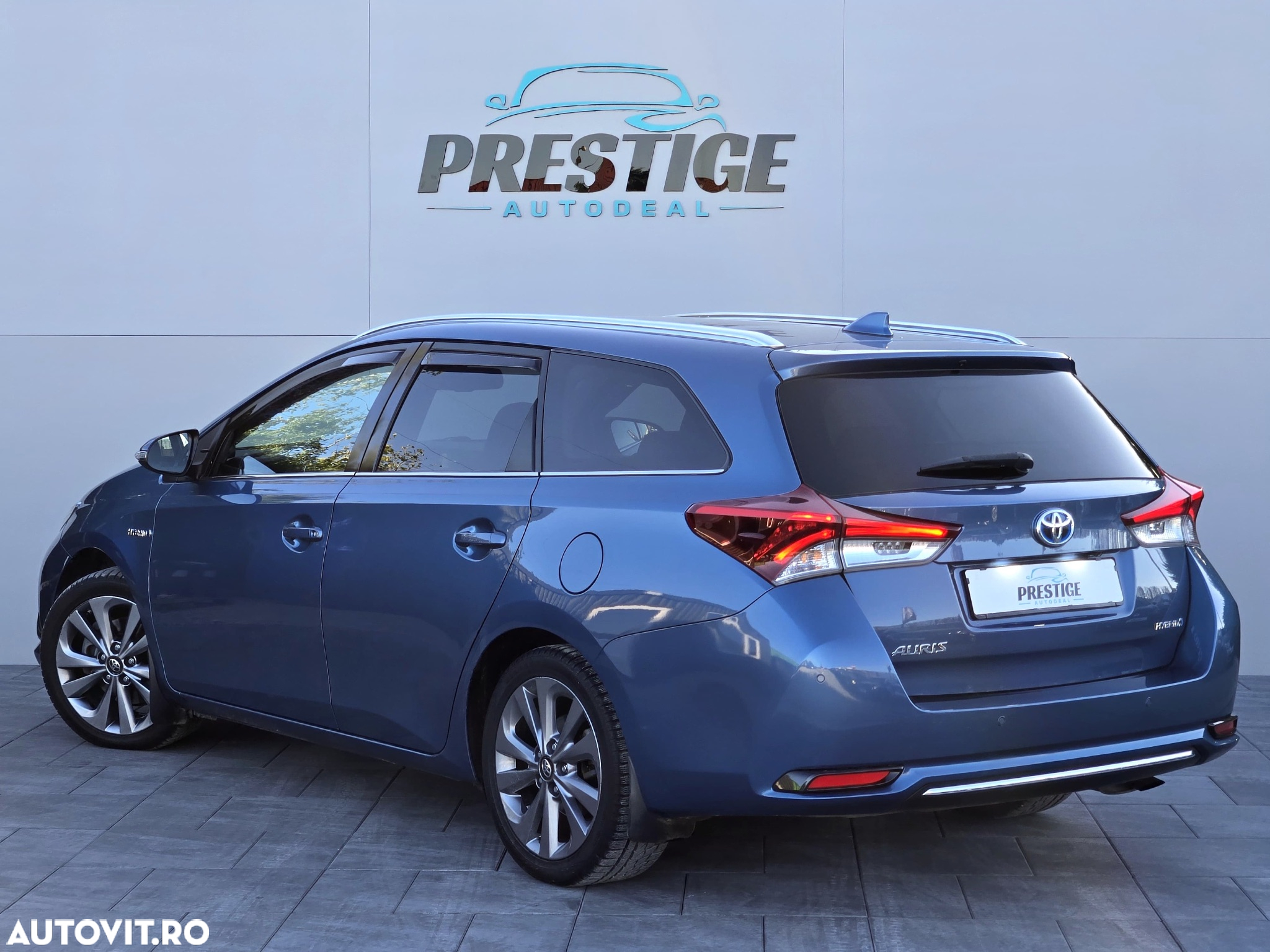 Toyota Auris 1.8 L VVT-i Hybrid Sol + - 5