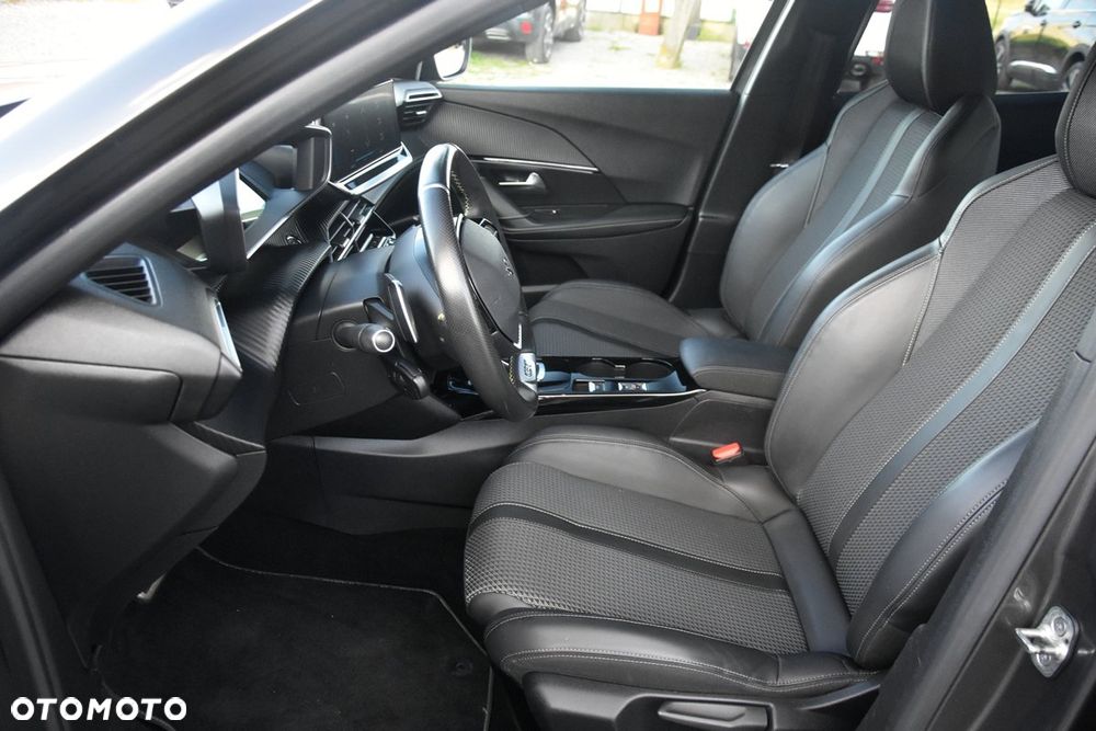 Peugeot 2008 PureTech 130 EAT8 GT - 18