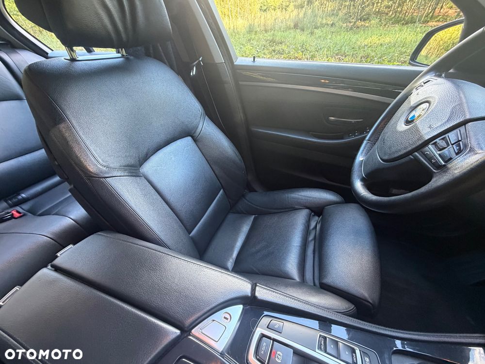 BMW Seria 5 525d - 14