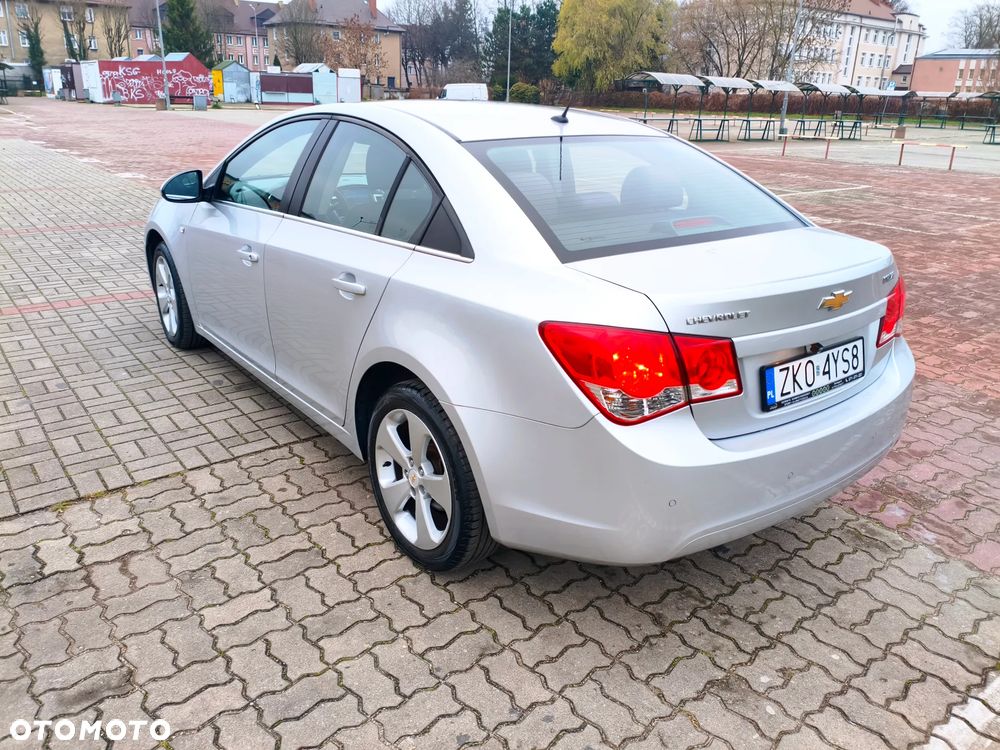 Chevrolet Cruze 1.8 LS+ - 6