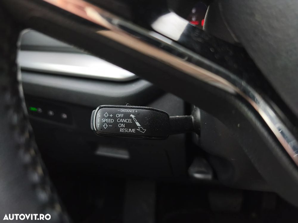 Skoda Octavia Combi 2.0 TDI DSG Ambition - 28