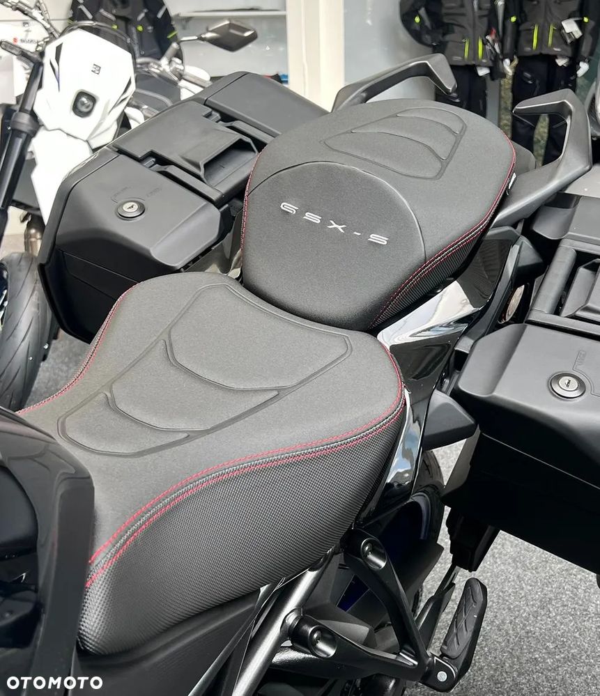 Suzuki GSX 1000 - 14