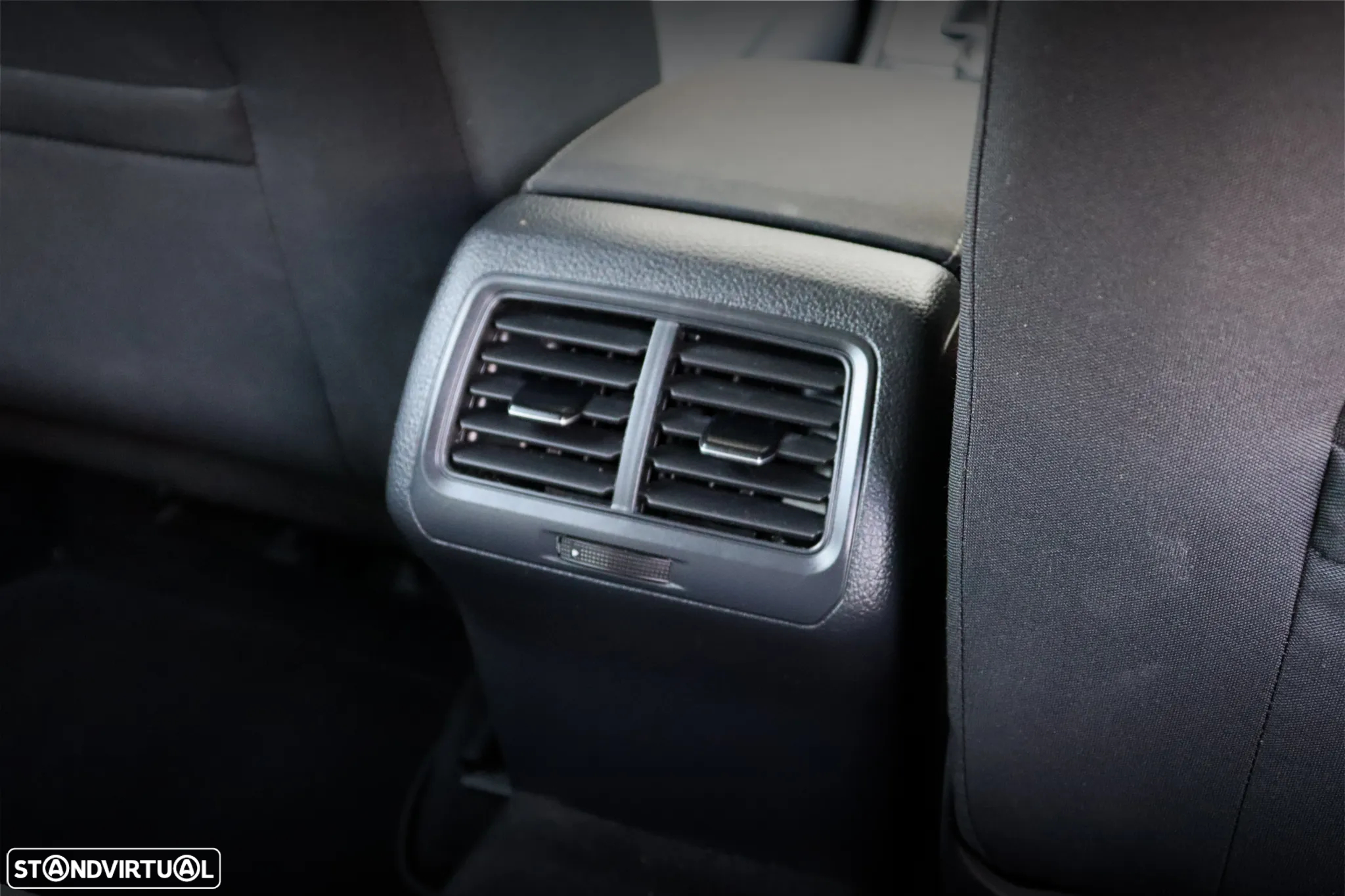 VW Golf Variant 1.6 TDi BlueMotion Confortline - 28