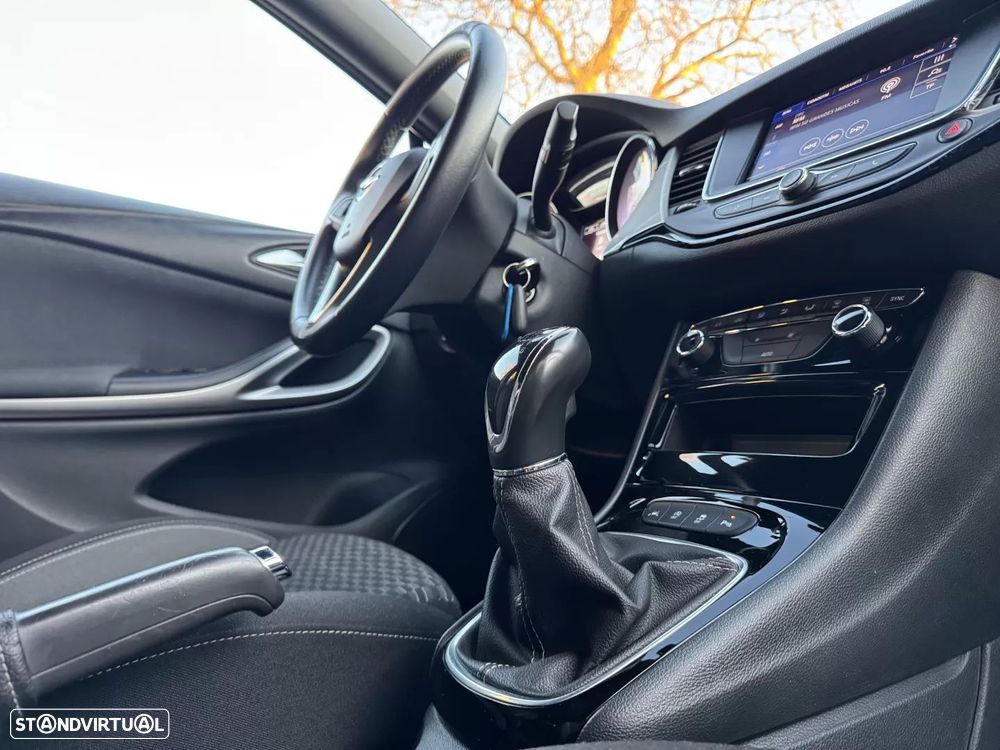 Opel Astra 1.2 T GS Line - 27