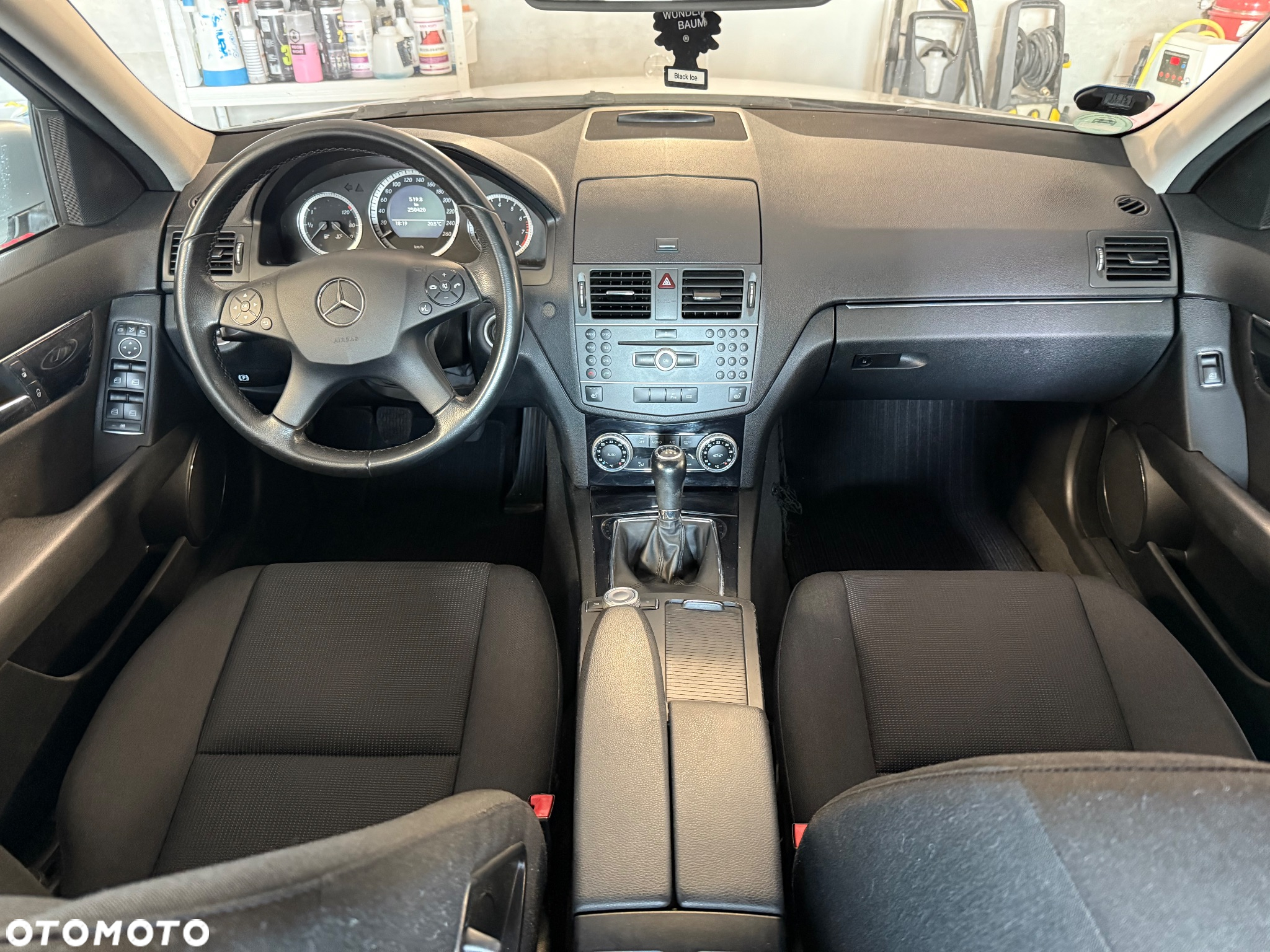 Mercedes-Benz Klasa C 180 CGI BlueEff Classic - 19