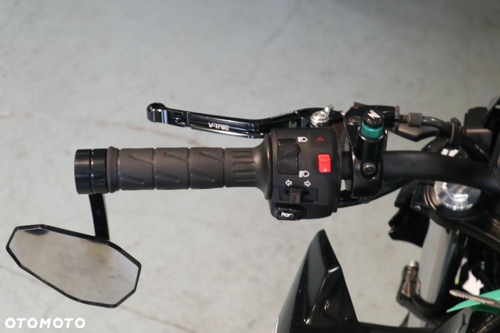Kawasaki Z 650 - 15
