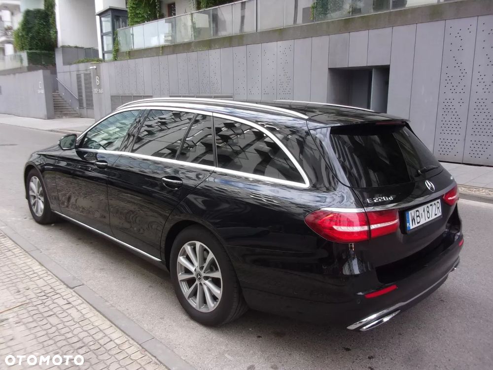 Mercedes-Benz Klasa E 220 d 4-Matic 9G-TRONIC - 2