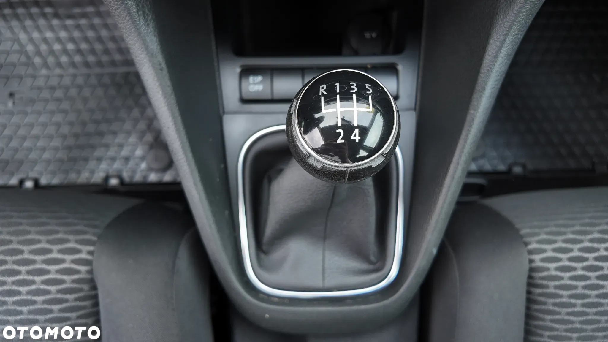 Volkswagen Golf 1.6 Edition - 24