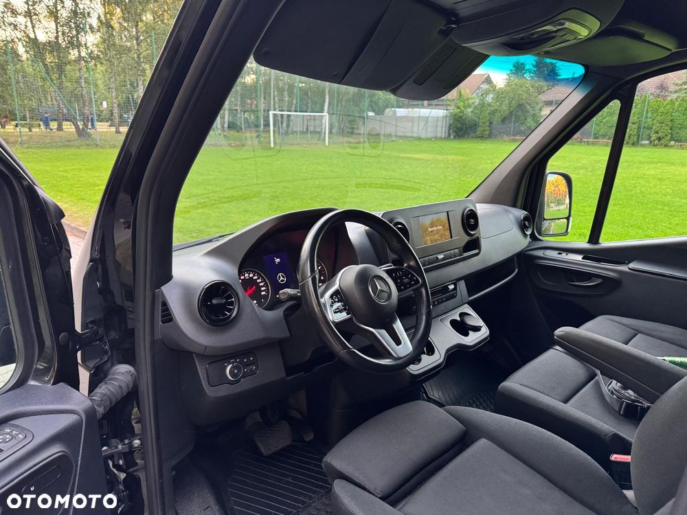 Mercedes-Benz Sprinter - 10