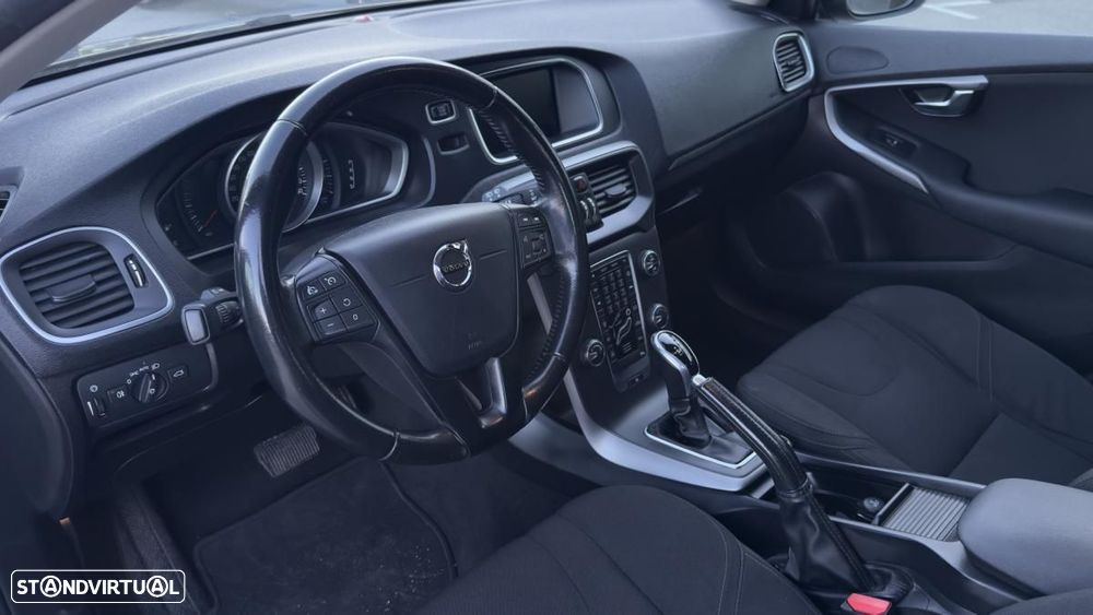 Volvo V40 - 23