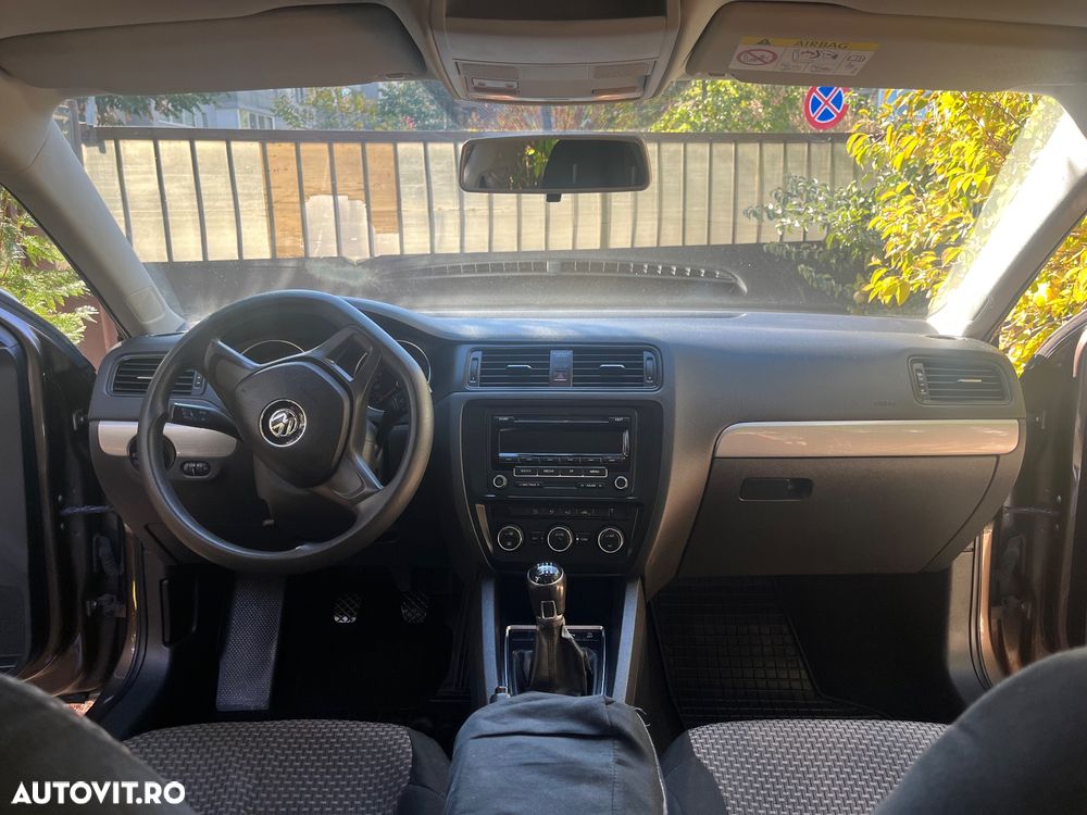 Volkswagen Jetta - 25