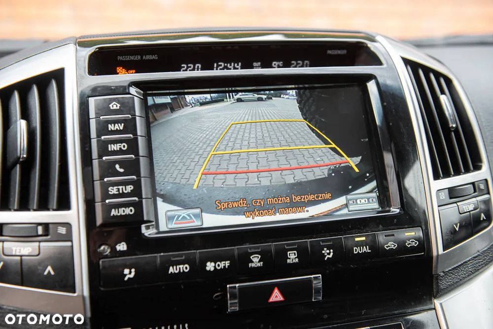 Toyota Land Cruiser - 25