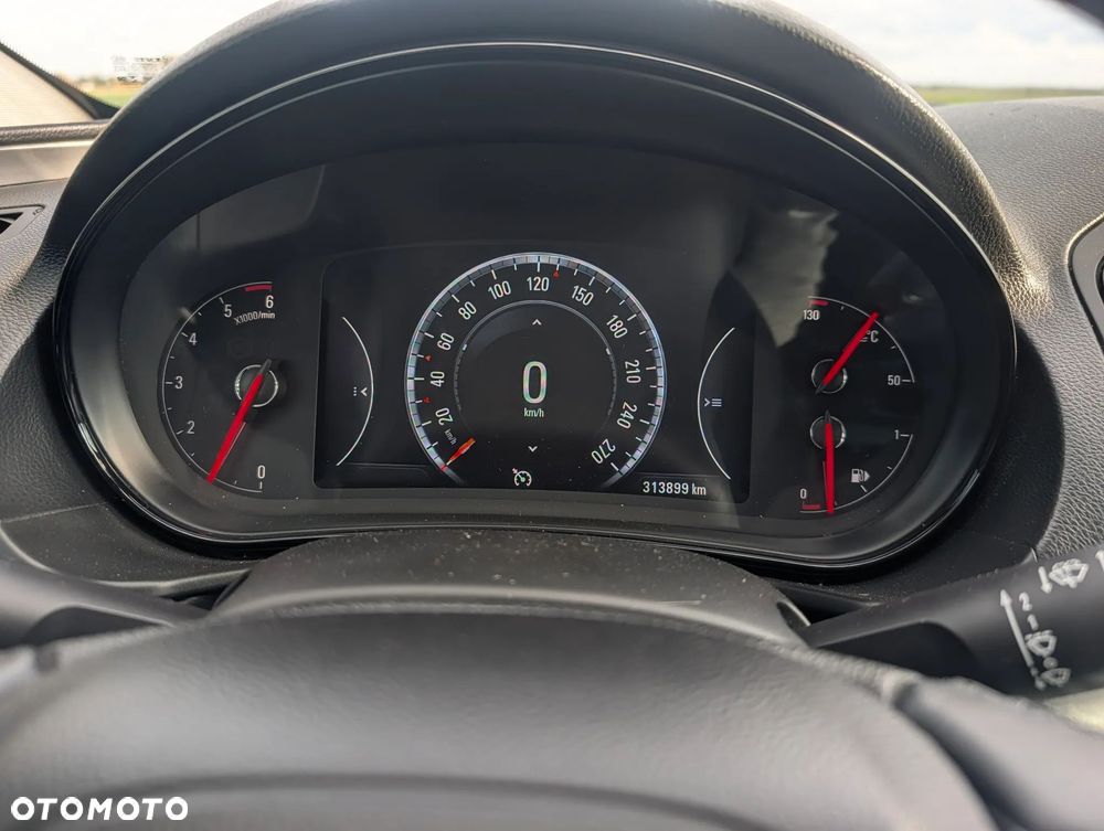 Opel Insignia - 8