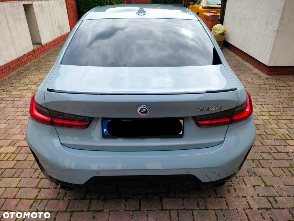 BMW Seria 3 330e M Sport - 5