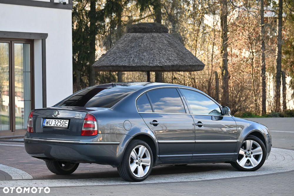 Skoda Superb 2.0 TDI DPF Prestige - 21