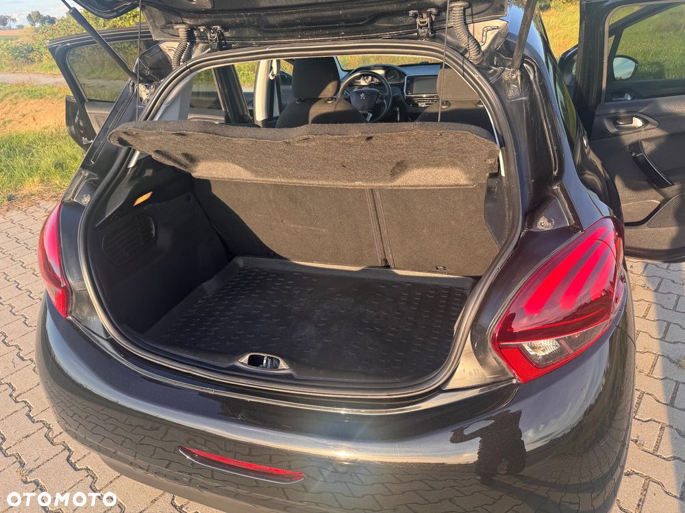 Peugeot 208 1.2 VTi Allure - 28