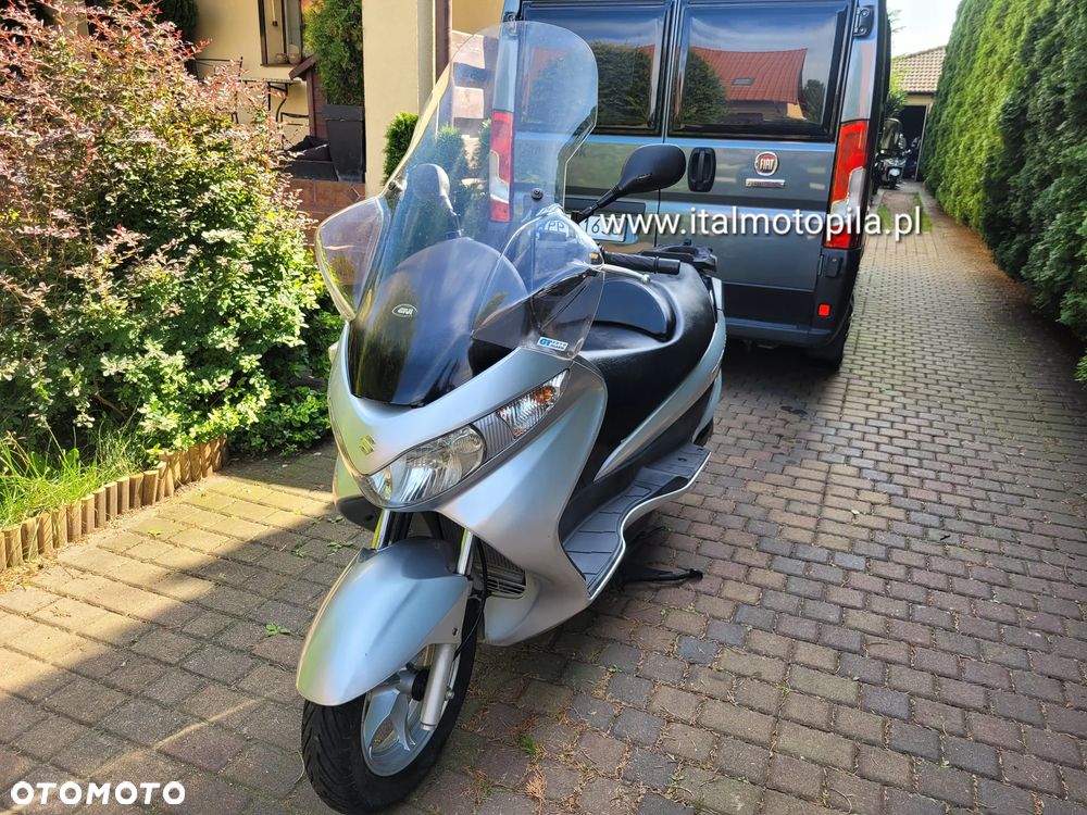 Suzuki Burgman - 16