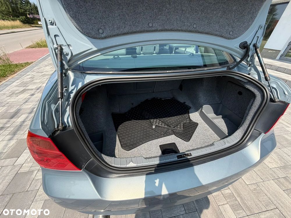 BMW Seria 3 318i - 24