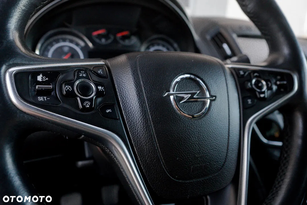 Opel Insignia 1.6 T Cosmo S&S - 17
