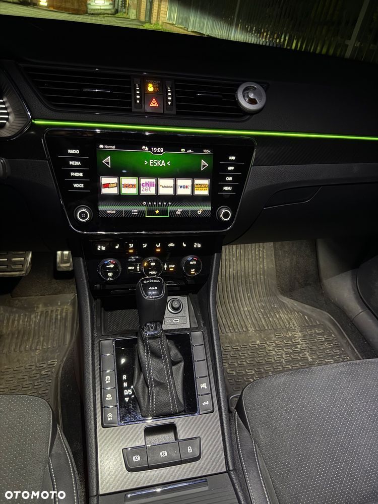 Skoda Superb 2.0 TSI 4x4 Sportline DSG - 7