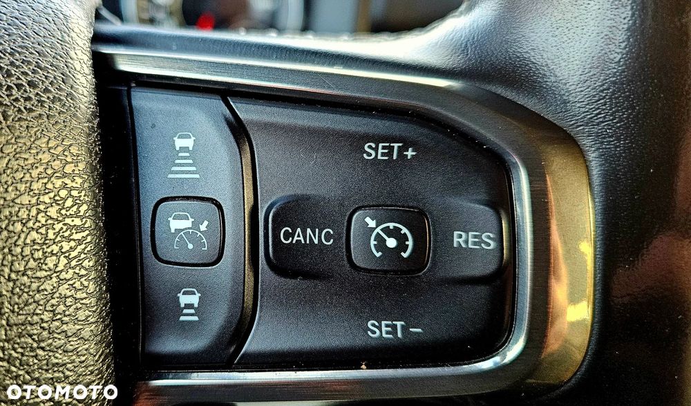 RAM 1500 5.7 Crew Cab Laramie - 27