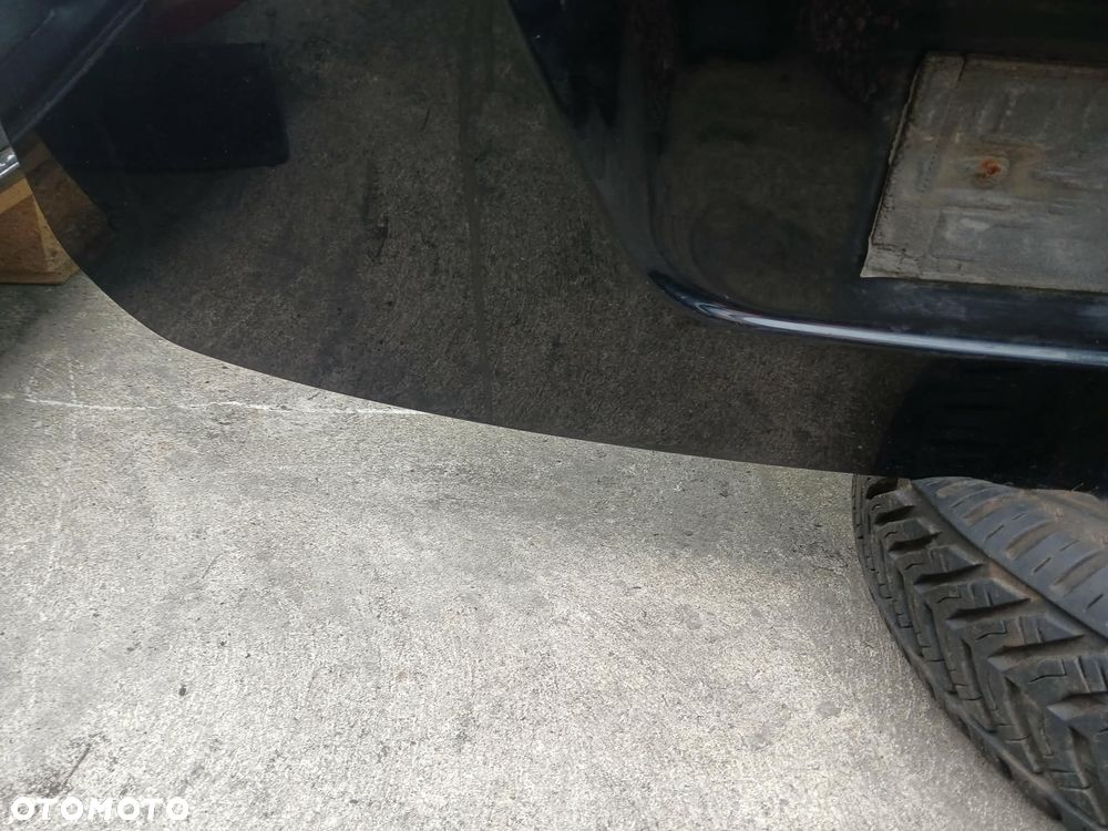 Ford Focus Mk2 HB 3D klapa bagażnika czarna - 2