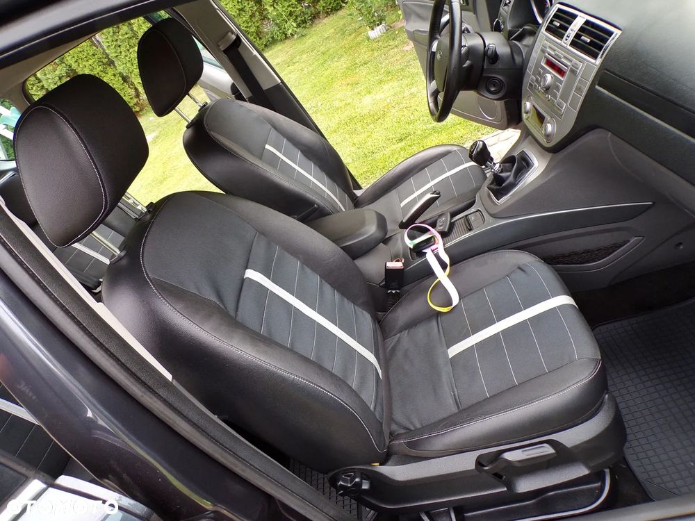 Ford Kuga 2.0 TDCi 2x4 Titanium - 22