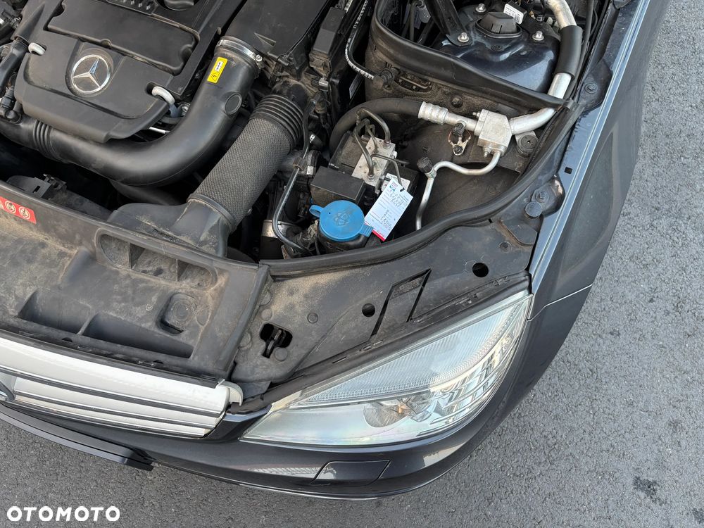 Mercedes-Benz Klasa C 200 CGI Automatik BlueEFFICIENCY Avantgarde - 35