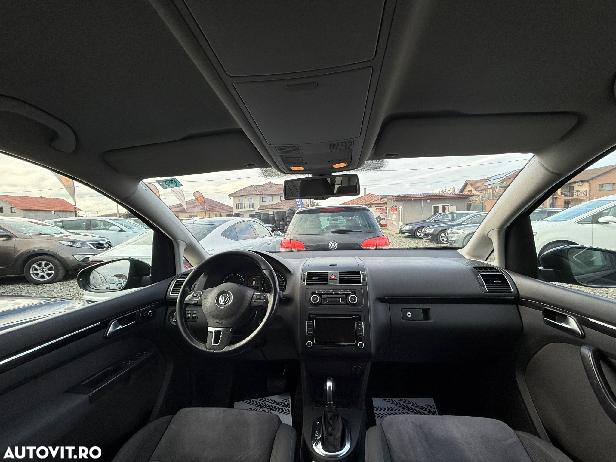 Volkswagen Touran 1.6 TDI DSG Highline - 35