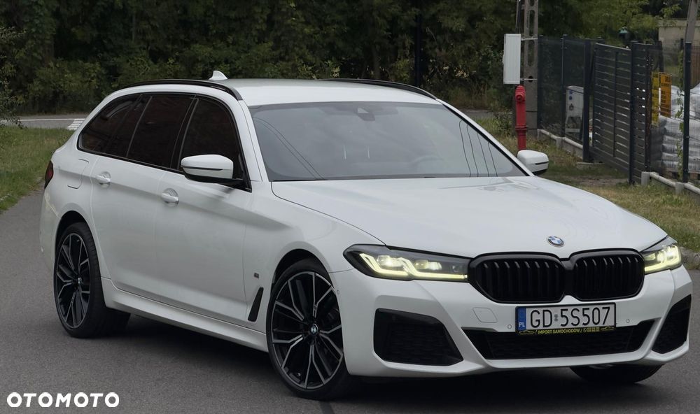 BMW Seria 5 520d xDrive M Sport Edition - 3