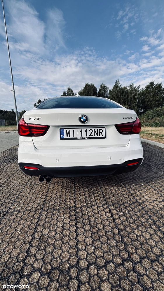 BMW Seria 3 330i xDrive - 10