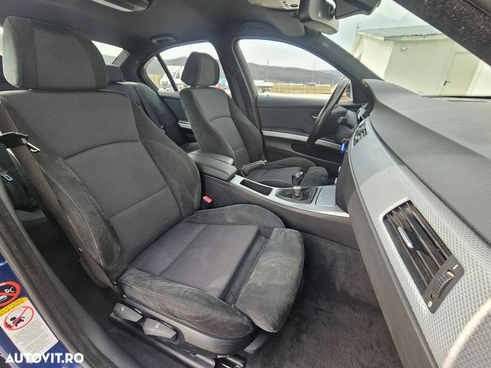 BMW Seria 3 318d DPF Edition Sport - 26