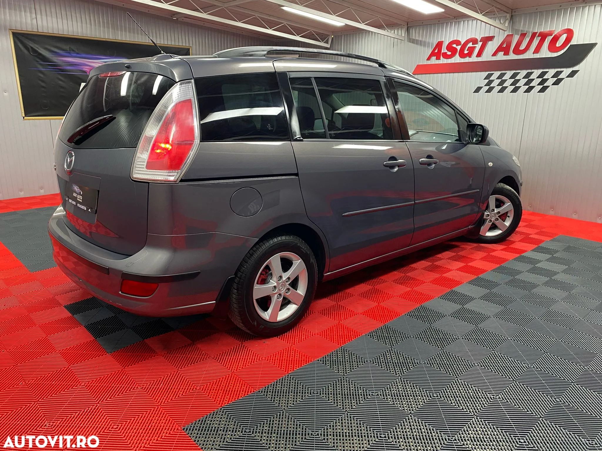Mazda 5 - 7
