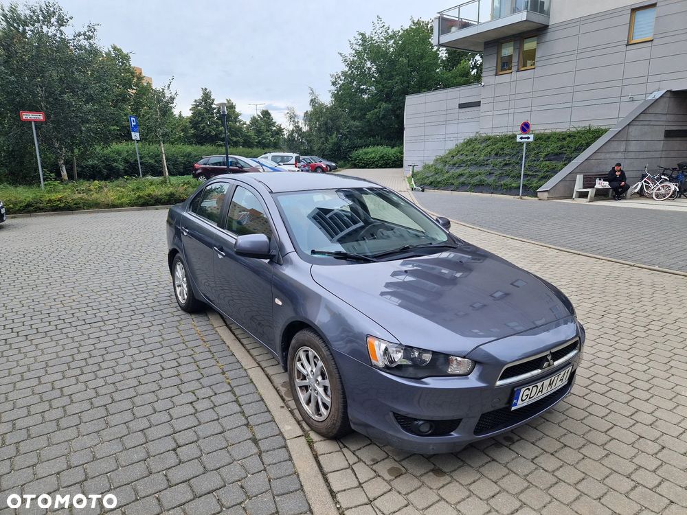 Mitsubishi Lancer 1.6 Invite - 2