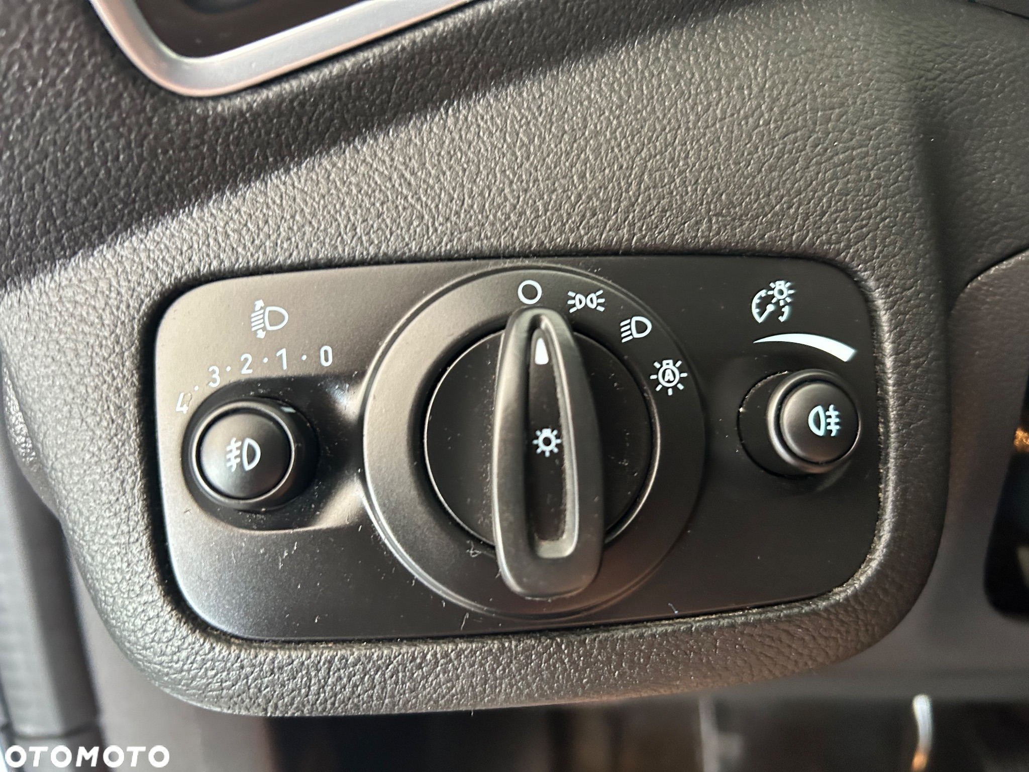 Ford Kuga 2.0 TDCi 4WD Titanium Plus - 36