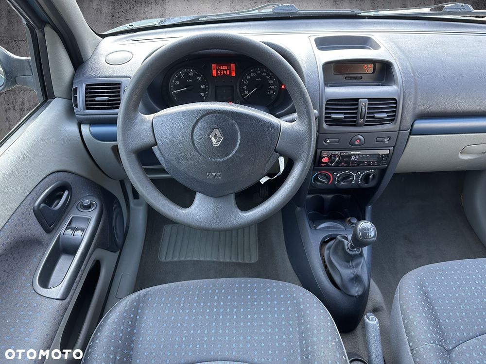 Renault Clio - 10