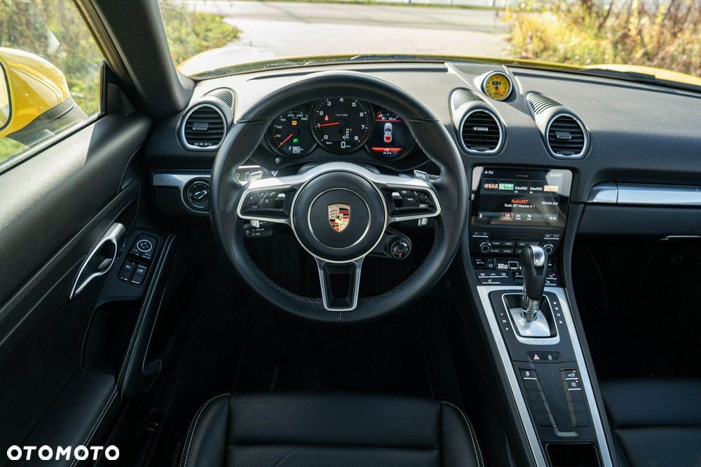 Porsche 718 Cayman - 17