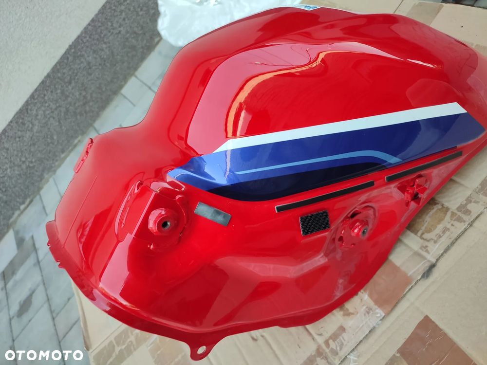 Bak, zbiornik paliwa Honda CBR 1000RR SC82 - 12