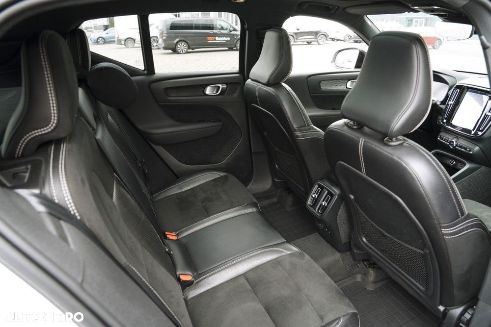 Volvo XC 40 D4 AWD R-Design - 26