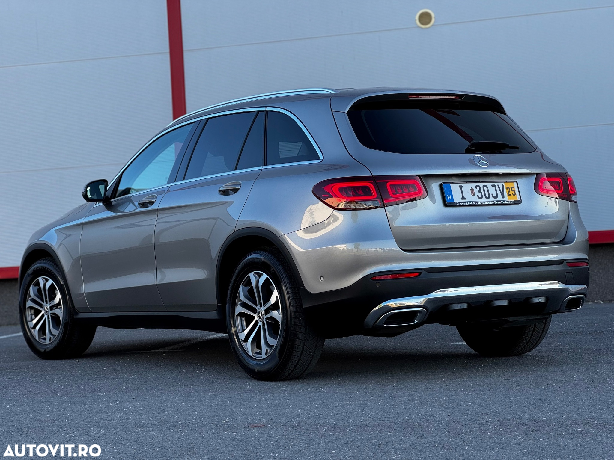 Mercedes-Benz GLC 220 d 4Matic 9G-TRONIC Exclusive - 29