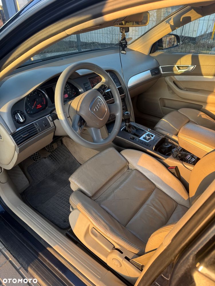 Audi A6 Limousine 2.4 - 7