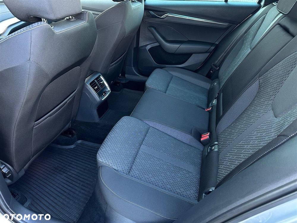 Skoda Octavia 2.0 TDI Style DSG - 10